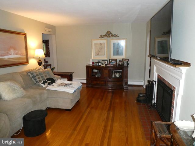 5 E TAUNTON AVE, Berlin, NJ 08009