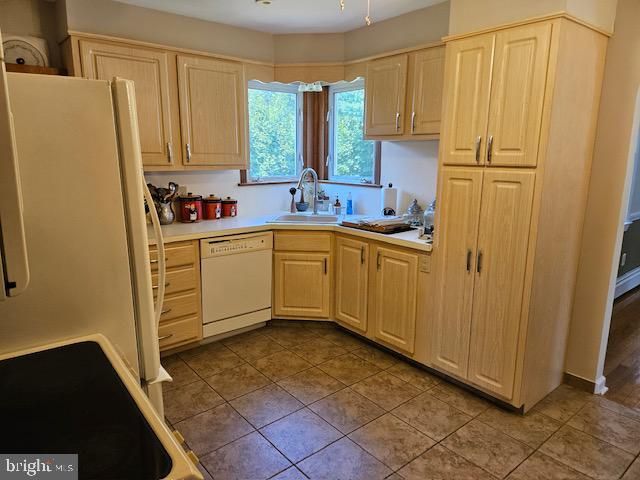 5 E TAUNTON AVE, Berlin, NJ 08009