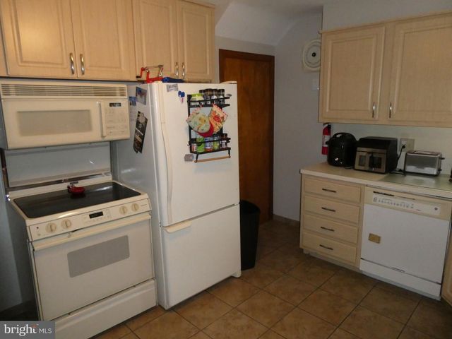5 E TAUNTON AVE, Berlin, NJ 08009