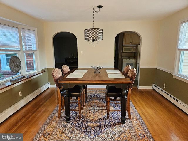 5 E TAUNTON AVE, Berlin, NJ 08009