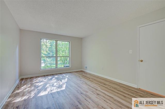 14 Sheffield Court, North Brunswick, NJ 08902