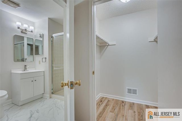 14 Sheffield Court, North Brunswick, NJ 08902