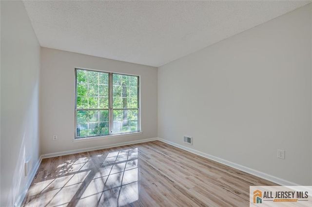 14 Sheffield Court, North Brunswick, NJ 08902