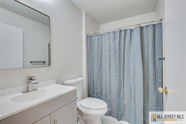 14 Sheffield Court, North Brunswick, NJ 08902