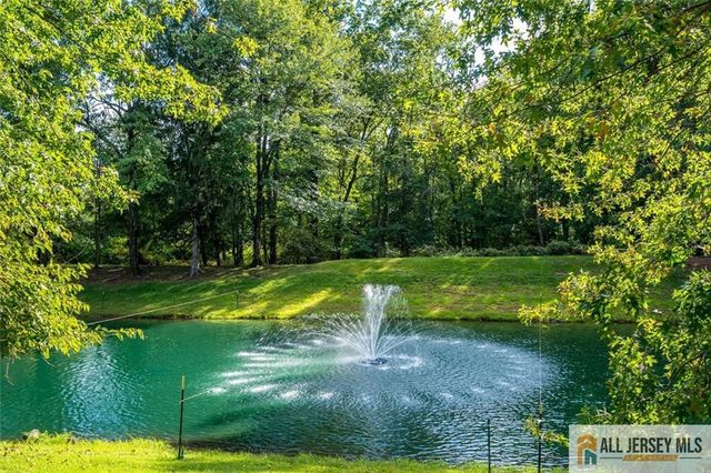 14 Sheffield Court, North Brunswick, NJ 08902