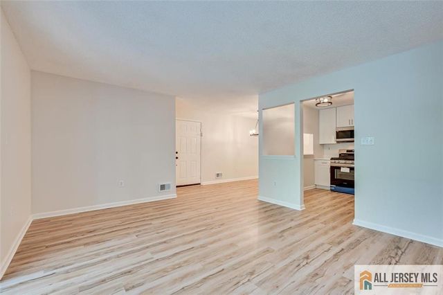 14 Sheffield Court, North Brunswick, NJ 08902