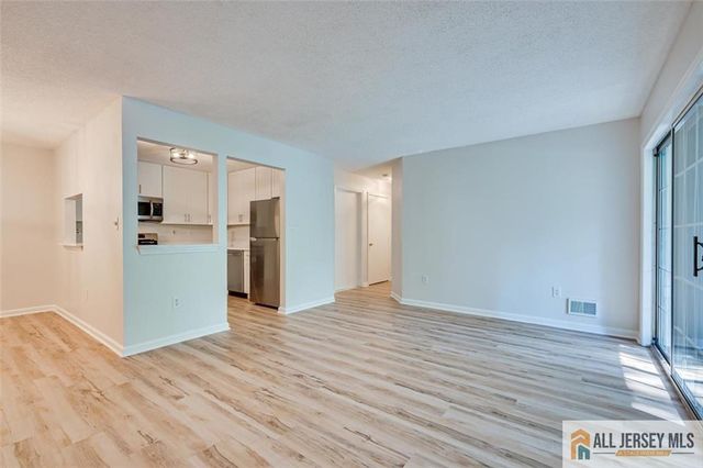14 Sheffield Court, North Brunswick, NJ 08902