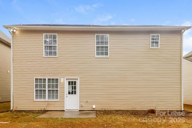 421 Peachtree Road, Charlotte, NC 28216