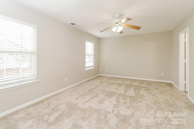 421 Peachtree Road, Charlotte, NC 28216