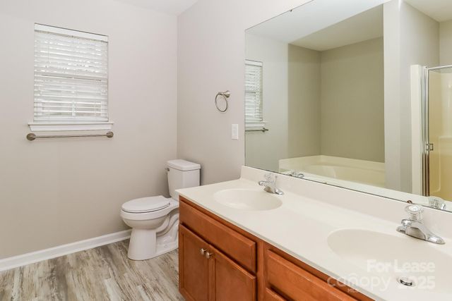 421 Peachtree Road, Charlotte, NC 28216