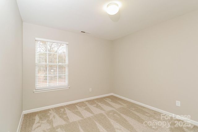 421 Peachtree Road, Charlotte, NC 28216