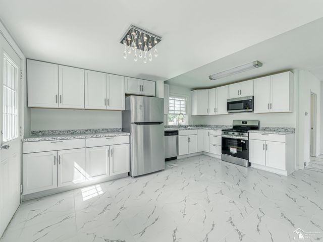 8237 Lewis Avenue, Bedford Twp, MI 48182