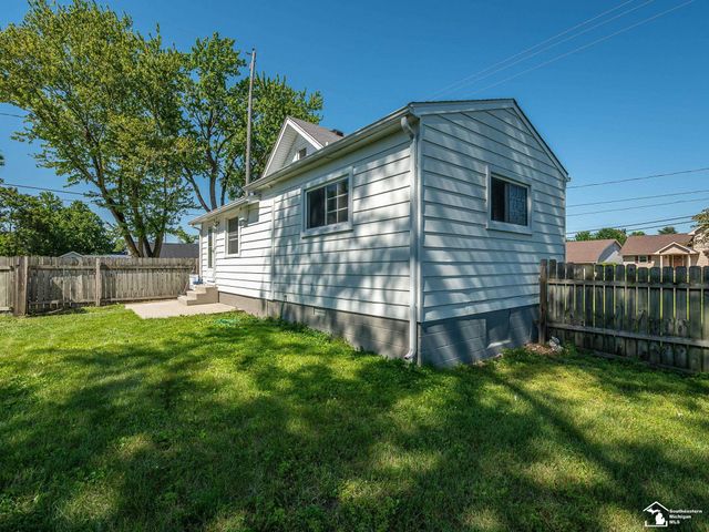 8237 Lewis Avenue, Bedford Twp, MI 48182