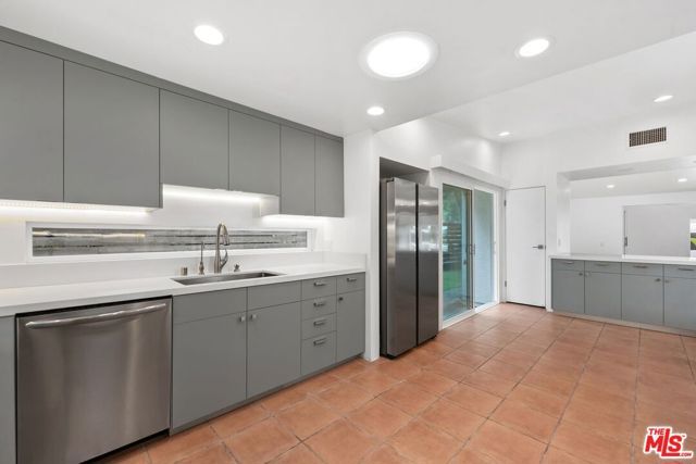 1248 Bienveneda Avenue, Pacific Palisades (los Angeles), CA 90272