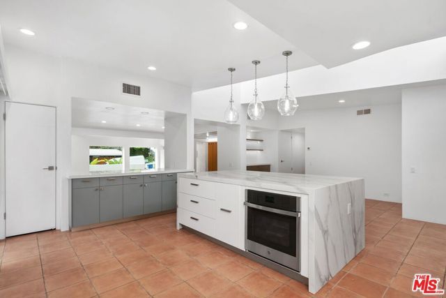 1248 Bienveneda Avenue, Pacific Palisades (los Angeles), CA 90272