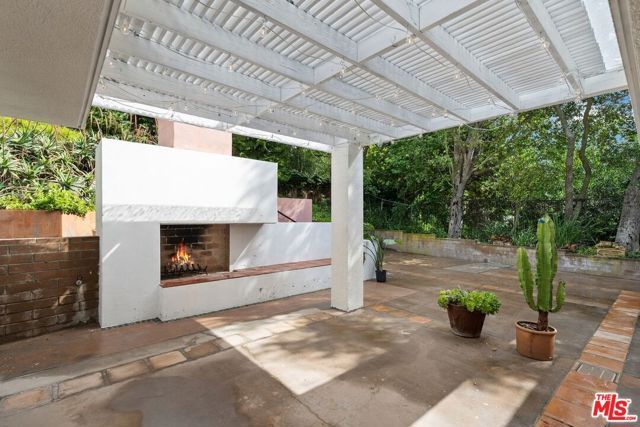 1248 Bienveneda Avenue, Pacific Palisades (los Angeles), CA 90272