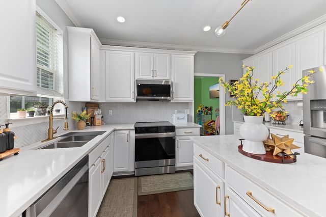 172 Brightwood Drive, Huger, SC 29450