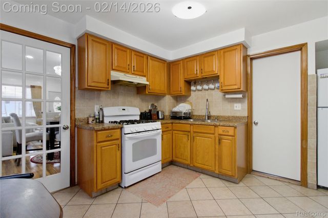 11644 Charest Street, Hamtramck, MI 48212