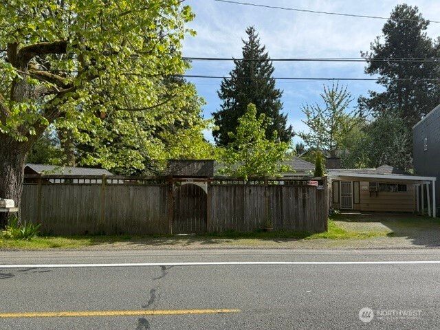 12018 Sand Point Way NE, Seattle, WA 98125