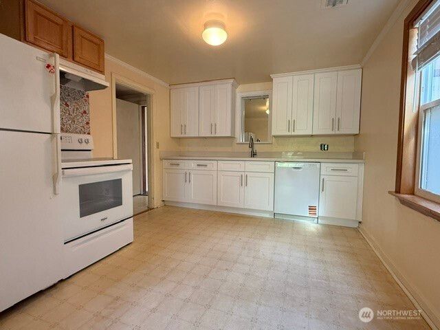 12018 Sand Point Way NE, Seattle, WA 98125