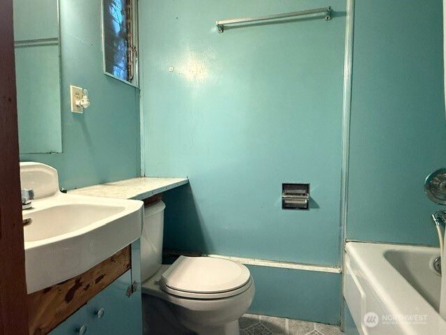 12018 Sand Point Way NE, Seattle, WA 98125