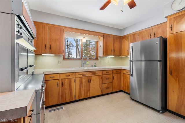 1825 Jackson Avenue NW, Massillon, OH 44646