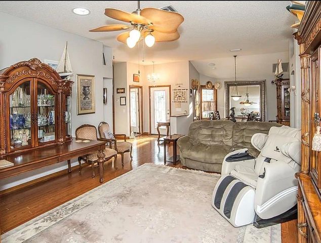 307 DEL MAR DRIVE, Lady Lake, FL 32159