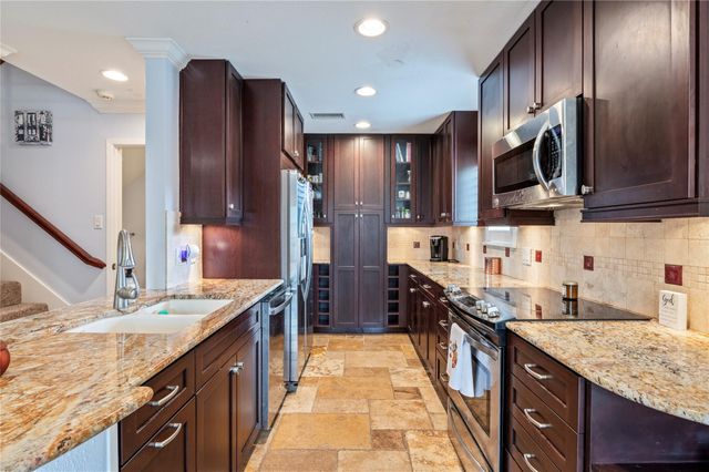 18800 Egret Bay Boulevard 1611, Webster, TX 77058