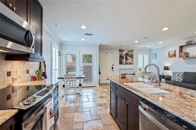 18800 Egret Bay Boulevard 1611, Webster, TX 77058