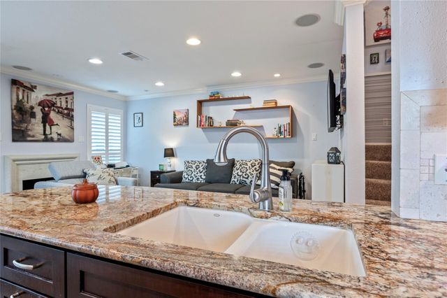 18800 Egret Bay Boulevard 1611, Webster, TX 77058