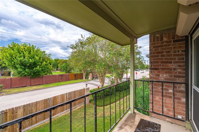 18800 Egret Bay Boulevard 1611, Webster, TX 77058