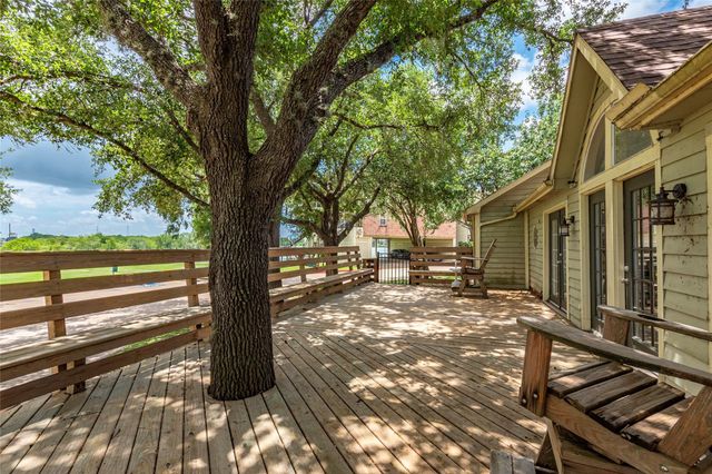 18800 Egret Bay Boulevard 1611, Webster, TX 77058