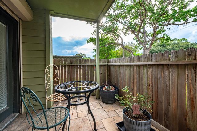 18800 Egret Bay Boulevard 1611, Webster, TX 77058