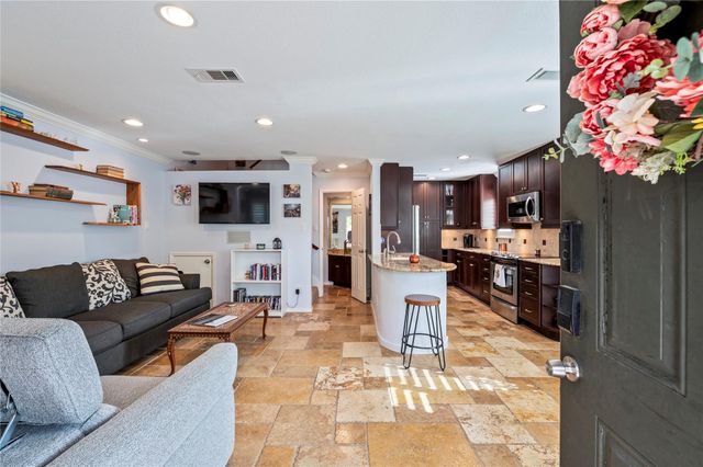 18800 Egret Bay Boulevard 1611, Webster, TX 77058