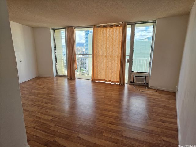 750 Amana Street 1904, Honolulu, HI 96814