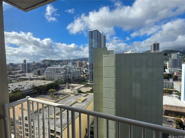 750 Amana Street 1904, Honolulu, HI 96814