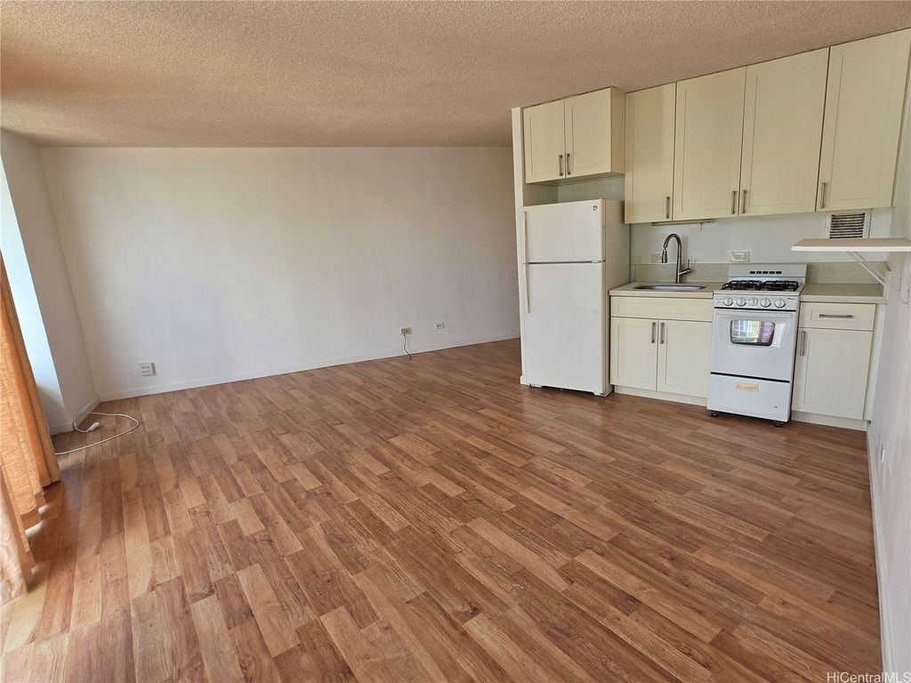 750 Amana Street 1904, Honolulu, HI 96814