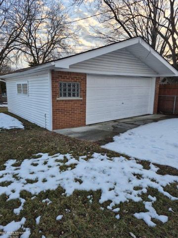 24895 Beck Avenue, Eastpointe, MI 48021