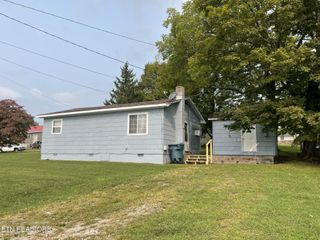 141 Dogwood Ave, Crossville, TN 38555