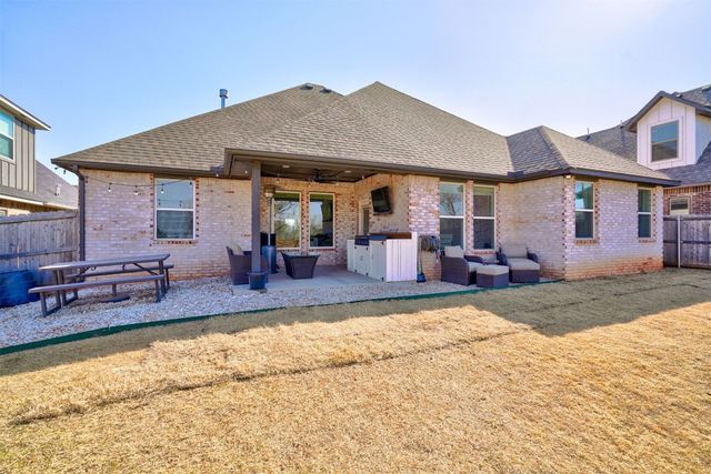 11117 SW 30th Circle, Yukon, OK 73099