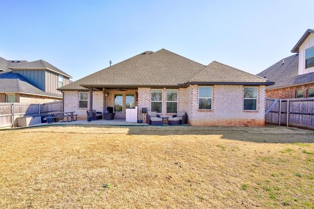 11117 SW 30th Circle, Yukon, OK 73099