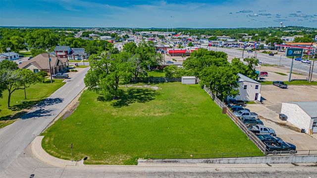 124 Anderson Street, Burleson, TX 76028