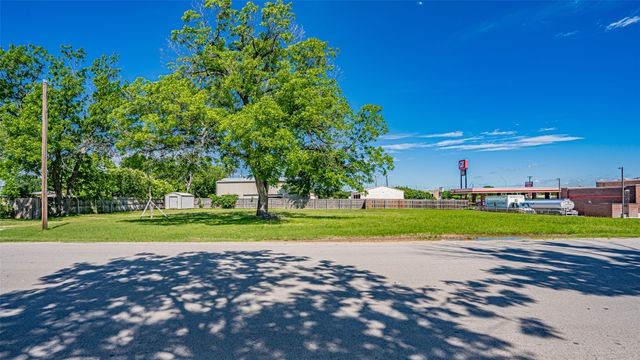 124 Anderson Street, Burleson, TX 76028