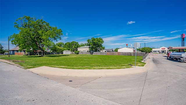 124 Anderson Street, Burleson, TX 76028