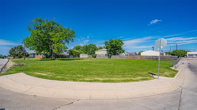 124 Anderson Street, Burleson, TX 76028