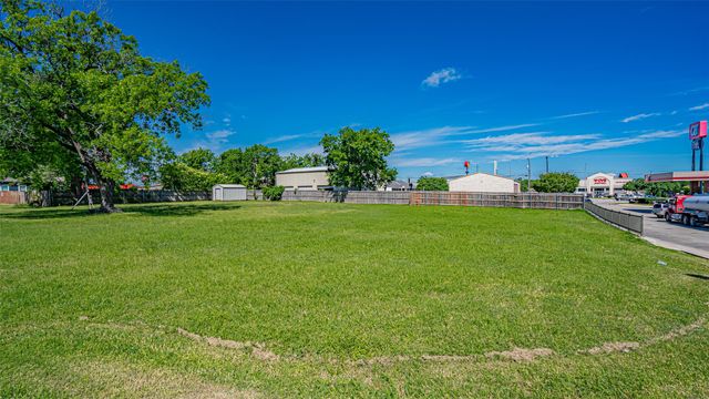 124 Anderson Street, Burleson, TX 76028