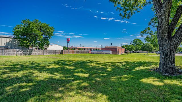 124 Anderson Street, Burleson, TX 76028