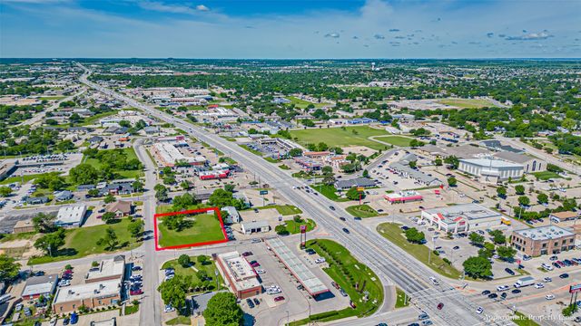 124 Anderson Street, Burleson, TX 76028