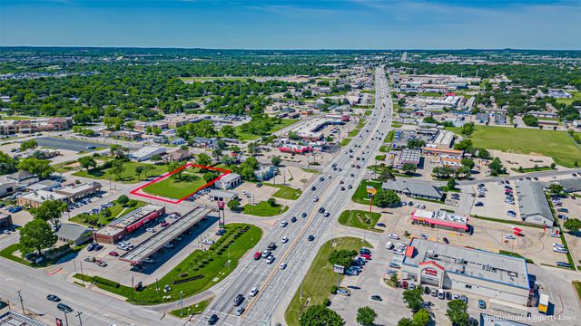 124 Anderson Street, Burleson, TX 76028