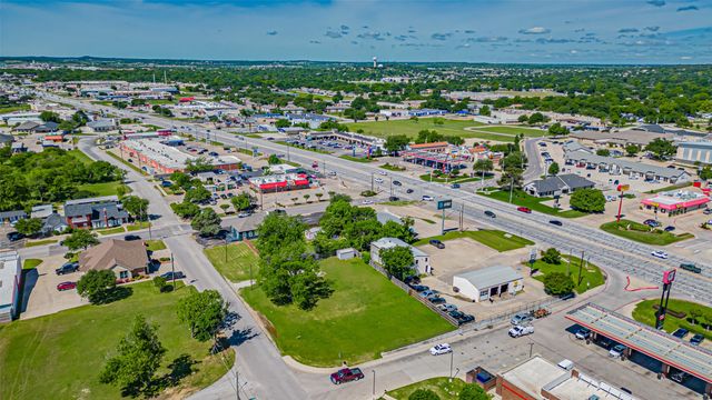 124 Anderson Street, Burleson, TX 76028
